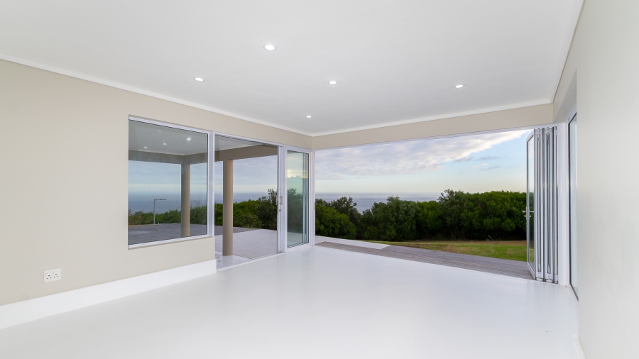 5 Bedroom Property for Sale in Le Grand Golf Estate Western Cape